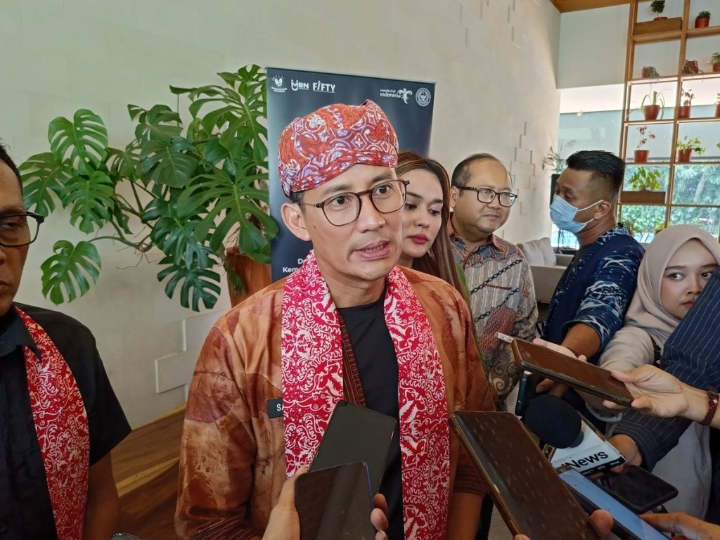 Marak Pungli di Tempat Wisata, Sandiaga Siapkan Sanksi Sosial agar Bikin Jera&nbsp;Pelaku