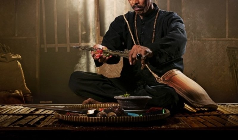 6 Tradisi Unik Malam 1 Suro di Indonesia, Kirab Kebo Bule hingga Cuci Keris&nbsp;Pusaka