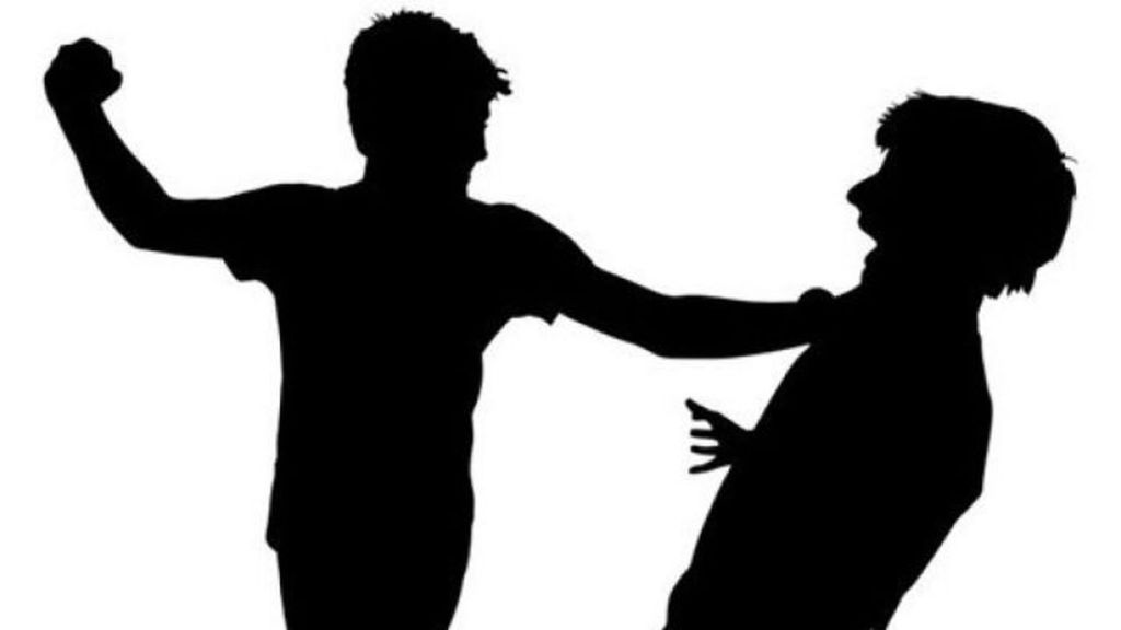 2 Pelajar Dibacoki Sekelompok Orang hingga Terkapar di Tengah&nbsp;Jalan