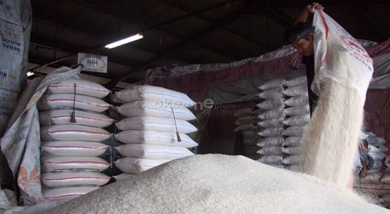 1.600 Kontainer Berisi Beras Ilegal Skandal Demurrage Tertahan di Dua Pelabuhan, Bagaimana&nbsp;Nasibnya?